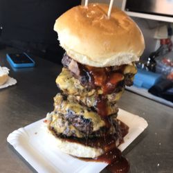 The Flying Kitchen - Mega bbq burger