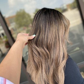 Anela's Beautique - Hair Salons Near Me - Mount Prospect, Illinois