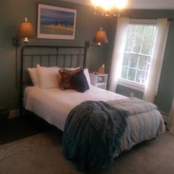 Vermont Bed and Breakfast At Russell Young Farm - Second floor Blue Spruce Room