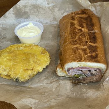 El Super Pan - Cubano, tostones, mayo - Latin American Near Me - Atlanta, Georgia