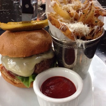 The Ice Plant - Hamburger with Parmesan and truffle oil fries! - Cocktail Bars Near Me - St. Augustine, Florida The Ice Plant - Hamburger with Parmesan and truffle oil fries! - Cocktail Bars Near Me - St. Augustine, Florida