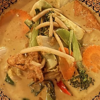 Ayothaya Thai Kitchen - Green Curry (Chicken) - Thai Near Me - Oshawa, Ontario