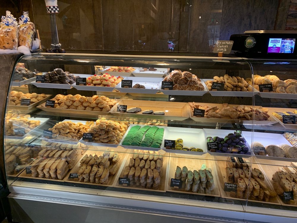 DeRomo's Gourmet Market & Restaurant