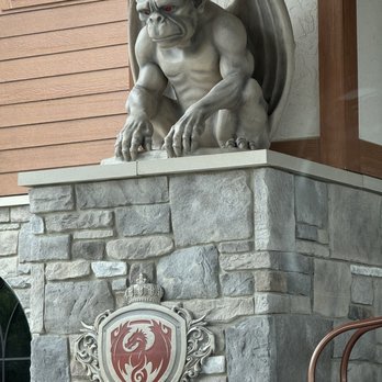 Dellshire Resort - These are the gargoyles outside the dellshire hotel. - Resorts Near Me - Wisconsin Dells, Wisconsin