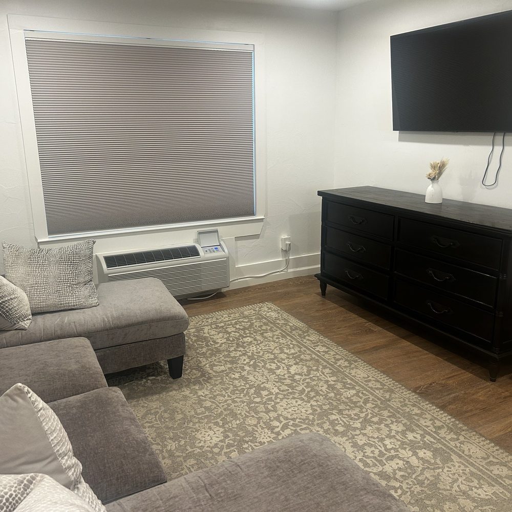 Hotel henry - Hotels & Travel Near Me - Blanco, Texas Hotel henry - Hotels & Travel Near Me - Blanco, Texas