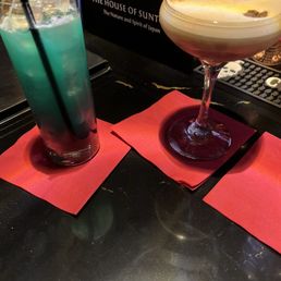 Red pill- Blue Pill, Rose Espresso