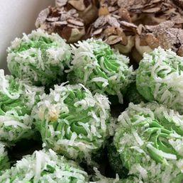 Mango Coconut Pandan and Burnt Almond Mango Coconut Pandan and Burnt Almond