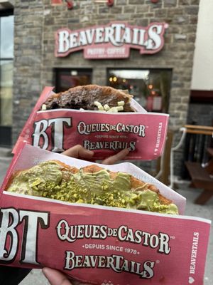 BeaverTails- Queues de Castor (Banff East) by null