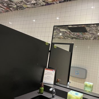 Echo & Rig - Women's restroom - Steakhouses Near Me - Henderson, Nevada