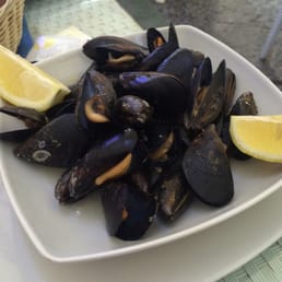 Peppered mussels