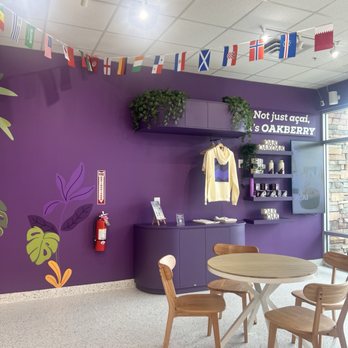 Oakberry Acai Pines - Inside - Acai Bowls Near Me - Pembroke Pines, Florida