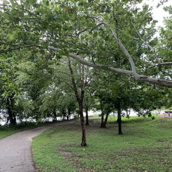 Simpson Park - Parks Near Me - Valley Park, Missouri
