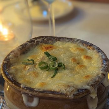 Petite Violette - Soupe a l'Oignon Gratinee - French Near Me - Atlanta, Georgia Petite Violette - Soupe a l'Oignon Gratinee - French Near Me - Atlanta, Georgia
