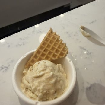 Jeni's Splendid Ice Creams - Gooey Butter Cake Ice Cream & Brown Butter Almond Brittle Ice Cream - Ice Cream & Frozen Yogurt Near Me - Pittsburgh, Pennsylvania Jeni's Splendid Ice Creams - Gooey Butter Cake Ice Cream & Brown Butter Almond Brittle Ice Cream - Ice Cream & Frozen Yogurt Near Me - Pittsburgh, Pennsylvania