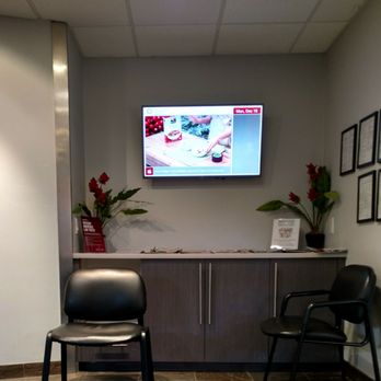 Sonora Quest Laboratories - TV in the waiting area. The granola on the screen is taunting me. - Laboratory Testing Near Me - Tempe, Arizona
