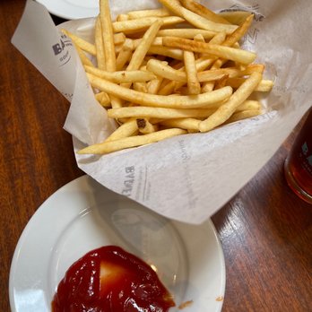 Barney's Gourmet Hamburgers - "Small" fries, piping hot! - Burgers Near Me - Berkeley, California Barney's Gourmet Hamburgers - "Small" fries, piping hot! - Burgers Near Me - Berkeley, California