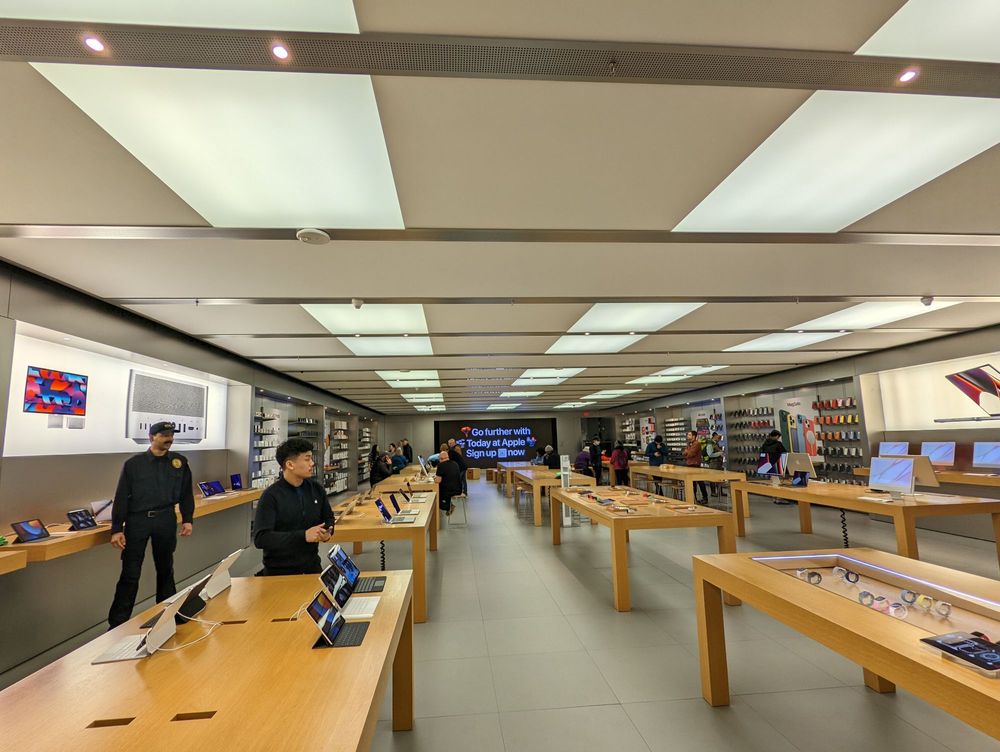 APPLE ANCHORAGE 5TH AVENUE MALL Updated September 2024 21 Photos