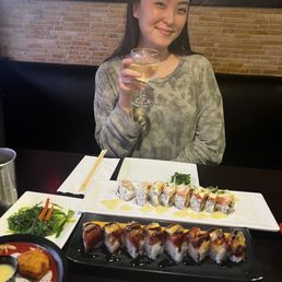 Sunset Roll. Spicy Eel Tempura roll. Seaweed Salad. Sunset Roll. Spicy Eel Tempura roll. Seaweed Salad.