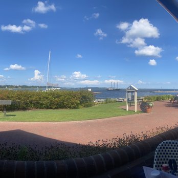 Water Street Grille - Patio area - Seafood Near Me - Yorktown, Virginia Water Street Grille - Patio area - Seafood Near Me - Yorktown, Virginia