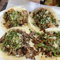 Taqueria Mi Familia - Carnitas, asada and Al pastor tacos