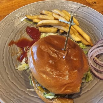 Duke's La Jolla - Dave's burger (comes with fries, I added the bacon) - New American Near Me - La Jolla, California