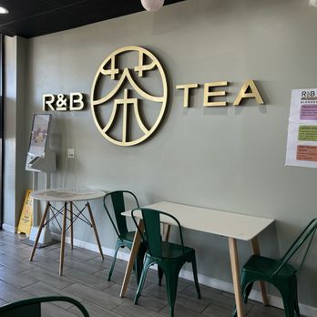 R&B Tea - Easley - Seating - Bubble Tea Near Me - Easley, South Carolina R&B Tea - Easley - Seating - Bubble Tea Near Me - Easley, South Carolina