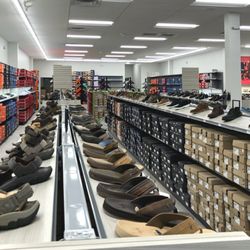 Peltz Shoes - Peltz Shoes In-store Photo West Bradenton