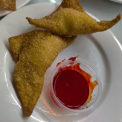 Uncle Wong's - Crab rangoon