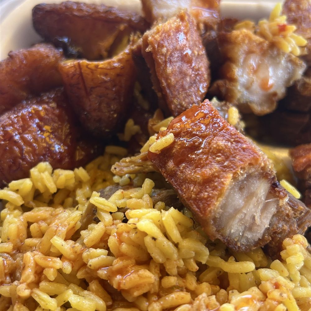 Mesa's BBQ - Pan con Chicharrón / Bread with Fried Pork Rind - Barbeque Near Me - Hialeah, Florida Mesa's BBQ - Pan con Chicharrón / Bread with Fried Pork Rind - Barbeque Near Me - Hialeah, Florida