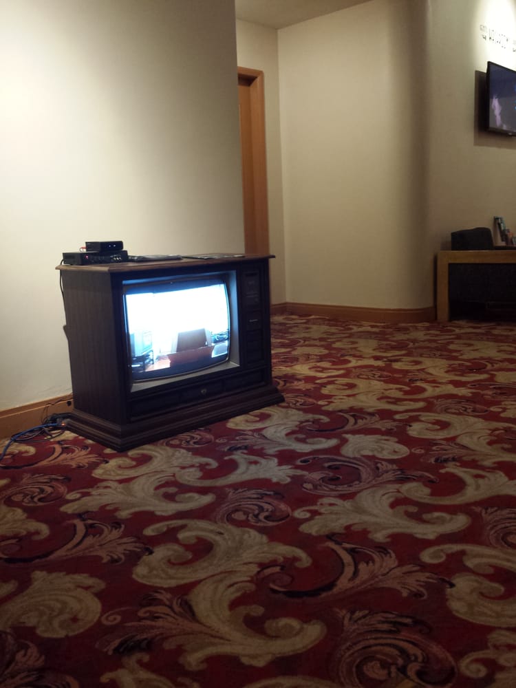 Hang Out And Watch Cat Videos On An Old School Tv In The Lobby Yelp