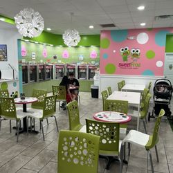 Sweet Frog - Seating area/yogurt serving