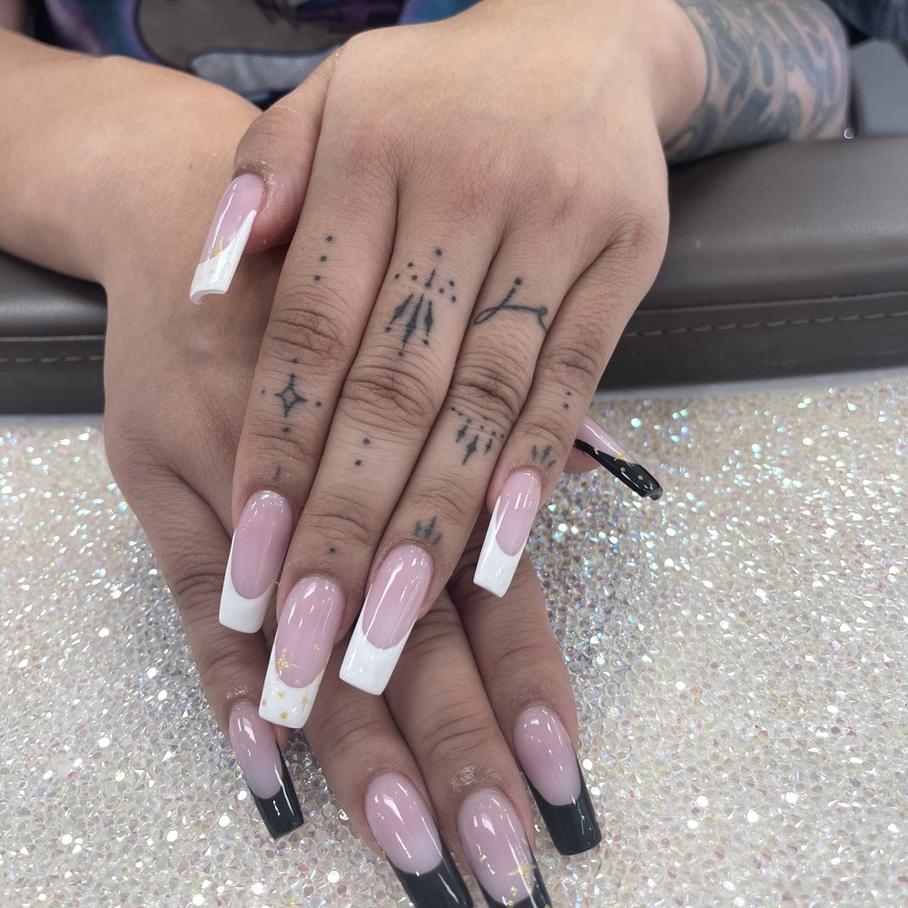 Bellagio Nails & Spa - Pink powder full set, hand drawn tips and designs - Nail Salons Near Me - Riverbank, California
