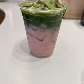 Cha Cha Matcha - Strawberry Matcha with coconut milk - Coffee & Tea Near Me - Beverly Hills, California