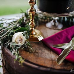 Evout Coordination - Notice how this rose lays perfectly without the stem sticking out? Ya, we planned that. We love helping the photographer with the details.