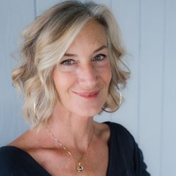 Dropping In To Power Hypnotherapy - Aloha! I'm Sheila Gallien, Certified Hypnotherapist and Therapeutic Imagery Master. I look forward to helping you achieve your goals!