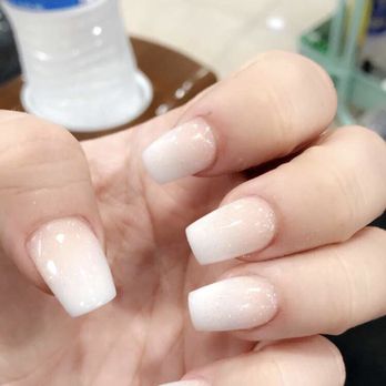 FA Nails - Ombré acrylics by Le! - Nail Salons Near Me - Fort Wayne, Indiana