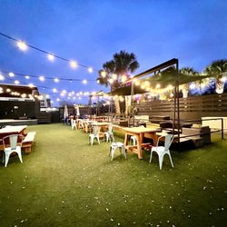 Oyster City Brewing Company - Outdoor patio