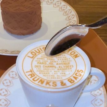 Le Café Louis Vuitton - Vanilla latte - Cafes Near Me - New York, New York Le Café Louis Vuitton - Vanilla latte - Cafes Near Me - New York, New York