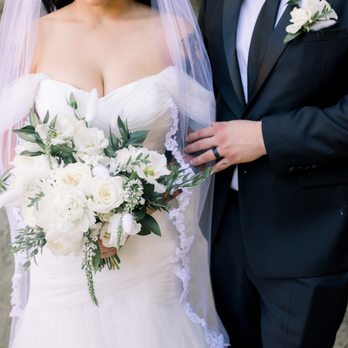 Lucky Wild Free - Wedding bouquet & boutonnière - Floral Designers Near Me
