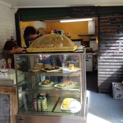 Cafe Clunes - Mmm cake!