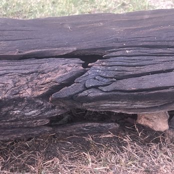 Cre8stone Dallas - Railroad tie wall they did not repair before starting - Masonry/Concrete Near Me - Carrollton, Texas
