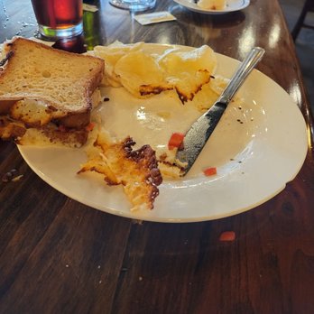 Vineyard Market - Adult mac and cheese with bacon - Cigar Bars Near Me - Ozark, Missouri