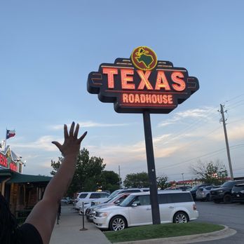 Texas Roadhouse - Exterior - Steakhouses Near Me - Tulsa, Oklahoma