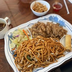 Moon Wok - Lunch Special; Chicken Lo Mein (served w/ soup, salad, rice, & a veggie egg roll)