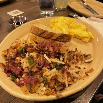 Snooze, an A.M. Eatery - Corned beef hash - Breakfast & Brunch Near Me - Addison, Texas
