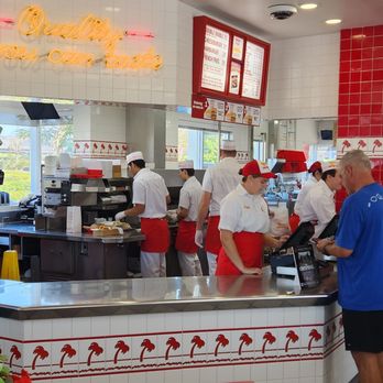 In-N-Out Burger - Burgers Near Me - Carmel Mountain, California