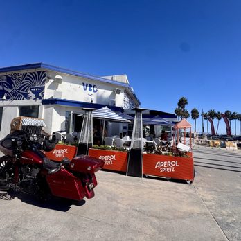 Venice Beach Bar & Kitchen - My motorcycle parked right out front the Venice Beach bar and kitchen - Dive Bars Near Me - Venice, California Venice Beach Bar & Kitchen - My motorcycle parked right out front the Venice Beach bar and kitchen - Dive Bars Near Me - Venice, California
