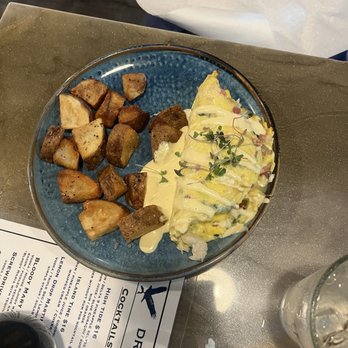 Perdido Key Breakfast Club - Lump Crab Omelette with potato hash (+$2) - Breakfast & Brunch Near Me - Pensacola, Florida