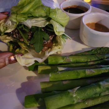 Yard House - Everything crusted ahi tuna, asparagus for ff & lettuce for bun - New American Near Me - Orlando, Florida