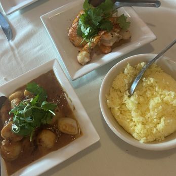 Duc's Bistro - Tom Rang Muoi Peppercorn Prawns, Scallop Curry, Saffron Rice - French Near Me - Honolulu, Hawaii Duc's Bistro - Tom Rang Muoi Peppercorn Prawns, Scallop Curry, Saffron Rice - French Near Me - Honolulu, Hawaii